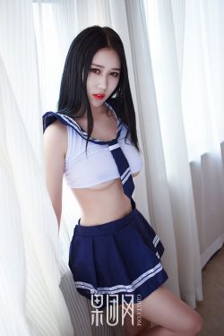 大胸美女照片